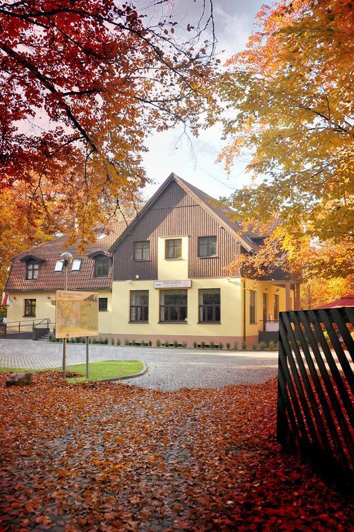 Hôtel Willa Strzelnica à Kościerzyna Extérieur photo