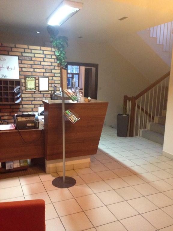 Hôtel Willa Strzelnica à Kościerzyna Extérieur photo
